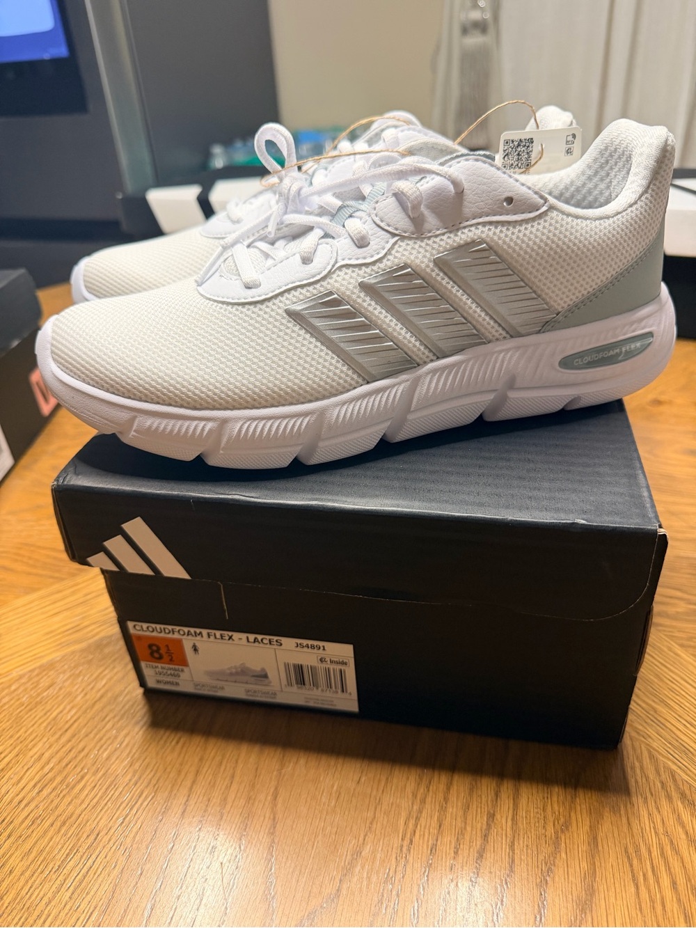 Lightweight Adidas women's sneakers Wide
